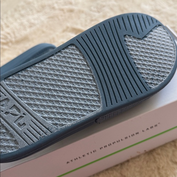 APL (Athletic Propulsion Labs) Techloom Coastal Blue Slides - Picture 4 of 7